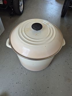 Le Crueset 16qt Stock Pot