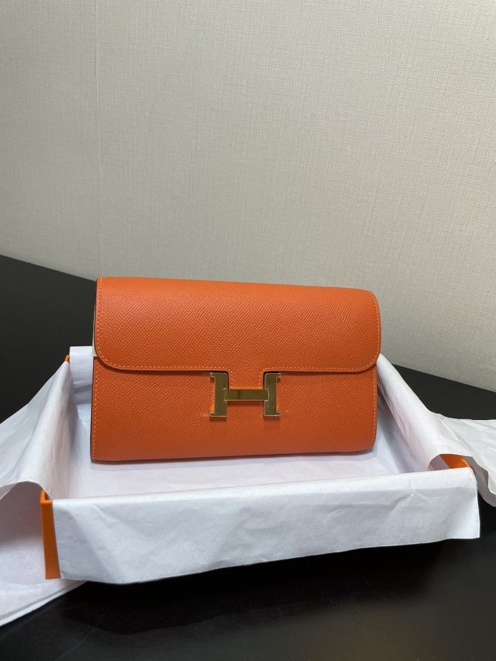 Crossbody bag Color orange Gold buckle