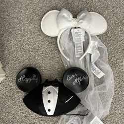 BNWT DISNEY BRIDE AND GROOM EAR AND HAT SET