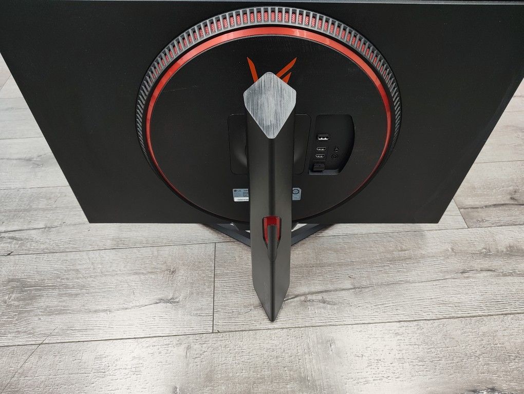 LG UltraGear Ultra Gear 32 Gaming Monitor With G-Sync Nano IPS 165hz