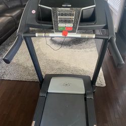NordicTrack Treadmill with Speaker-Never Used