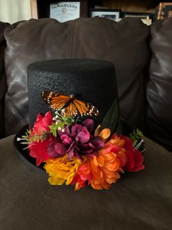 Dia de Los Muertos , Black Top Hat with Flowers and Butterfly
