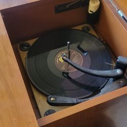 Magnavox  Collaro Stereo With Turn Table