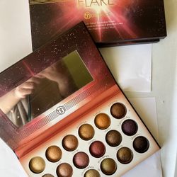 bh cosmetics SOLAR FLARE 18 Colors eyeshadow palette new in box
