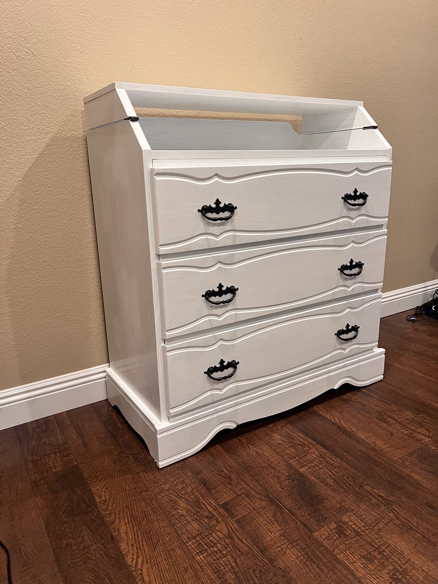 Beautiful Solid Wood Dresser Baby Changing Table