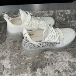 STEVE MADDEN RHINESTONE SNEAKERS SIZE 7