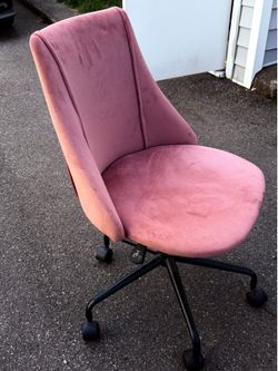 Pink rolling chair
