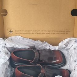 Dr Marten's (Women's Size 5)