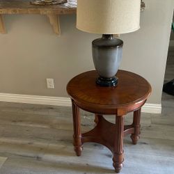 Round End Cherry Wood End table With Lamp 