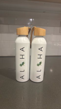 2 water bottles