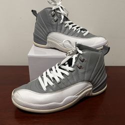 Air Jordan 12 Retro Stealth Size 9.5M 