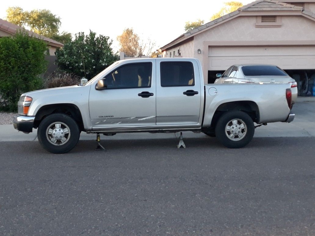 Busco camper shell para una 2005 Chevy Colorado 4 puertas