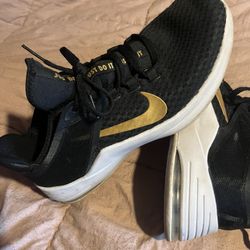 Nike Women’s Black & Gold “Just Do It” Training Sneakers – Size  81/2