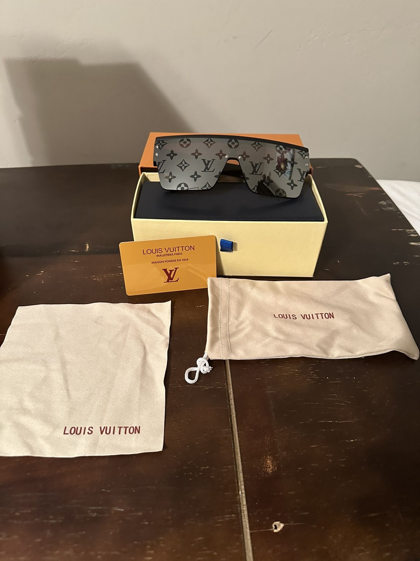Louis Vuitton Shades