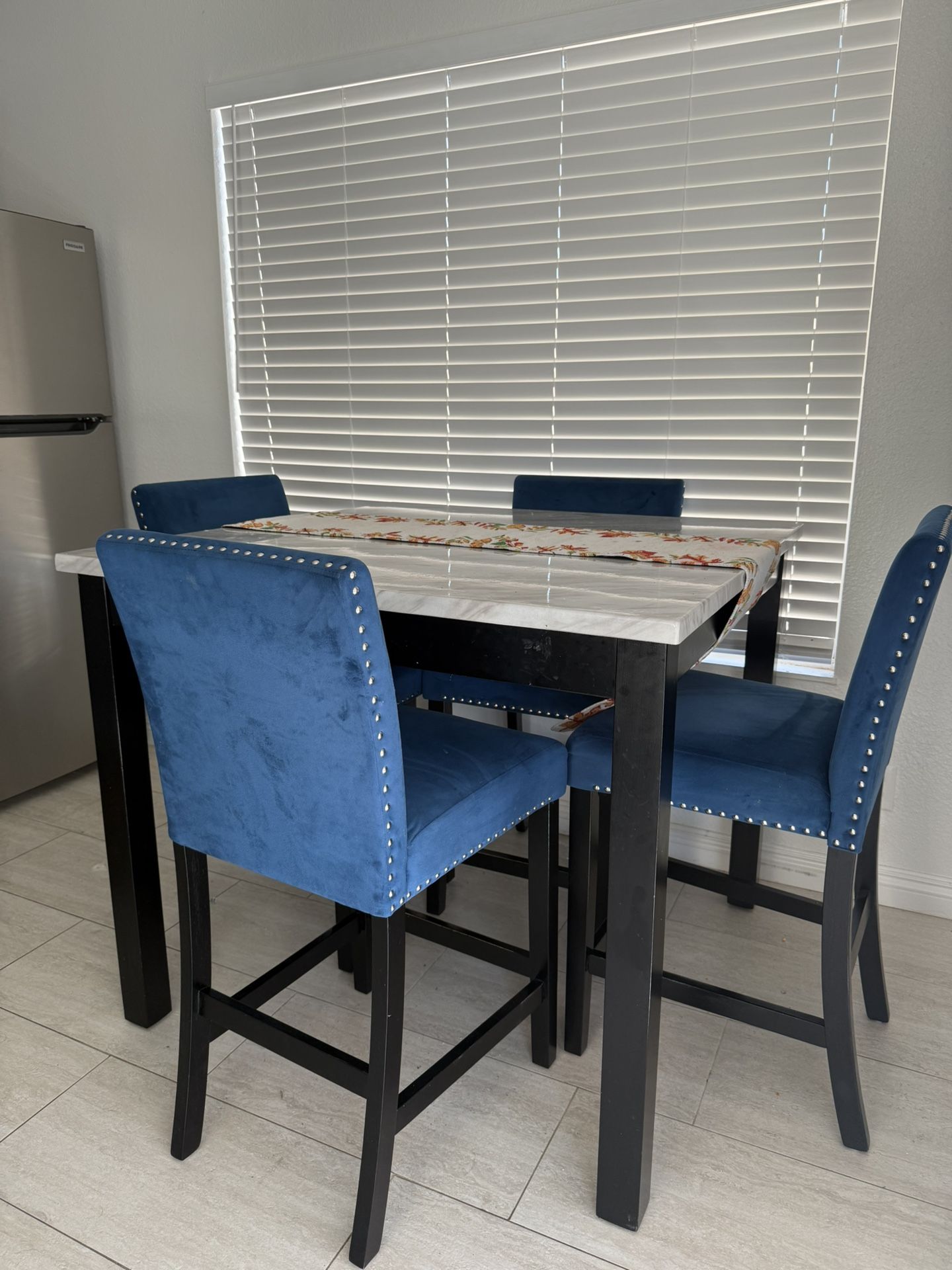 dining table and chairs!