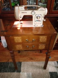 Vintage White Sewing Machine & Chair 