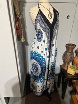 Beautiful kirat scarf 🧣beach 🏖️ party⭐️ flowy dress 👗  Has two ties in back  Low back tie  size one size fits most