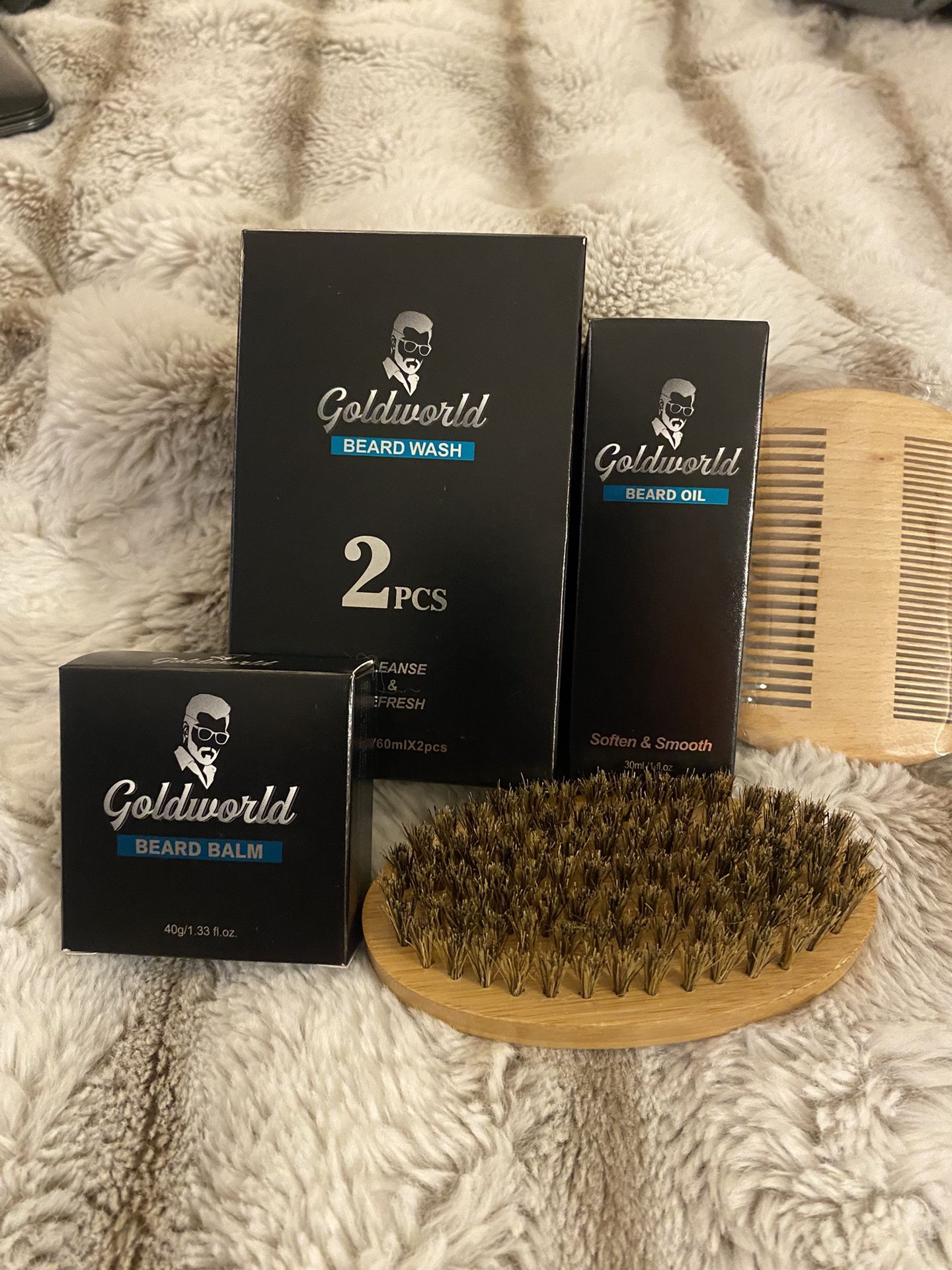 Gold World 5 Piece set, Oil, Balm, Wash, Comb & Brush