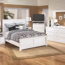 White-7Pc.-Dresser Mirror Queen Panel Bed