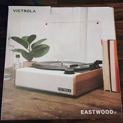 Victrola Eastwood II Record Player Bluetooth
