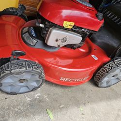 Self propelled Troybuilt Vortex Recycler 