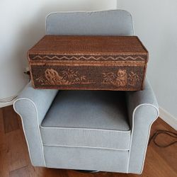 ANTIQUE CHEST