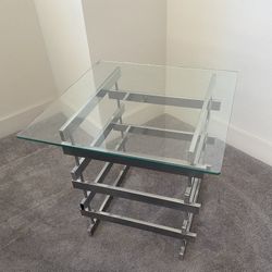 Table 21x21x20" 