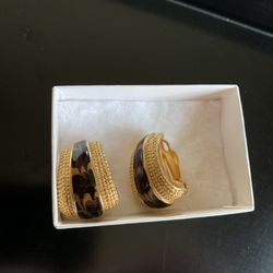 Signed Erwin Pearl Half Loop Clip-on Earrings. 22kt Gold Plate Finish, Perfect Condition. See Pictures for authenticity stamp. Look up online. Very Be