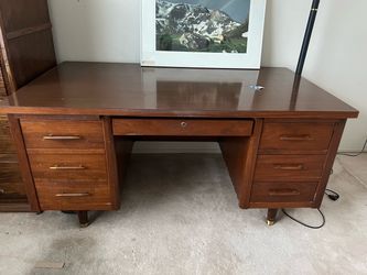 Mcm desk $100 pick up asap