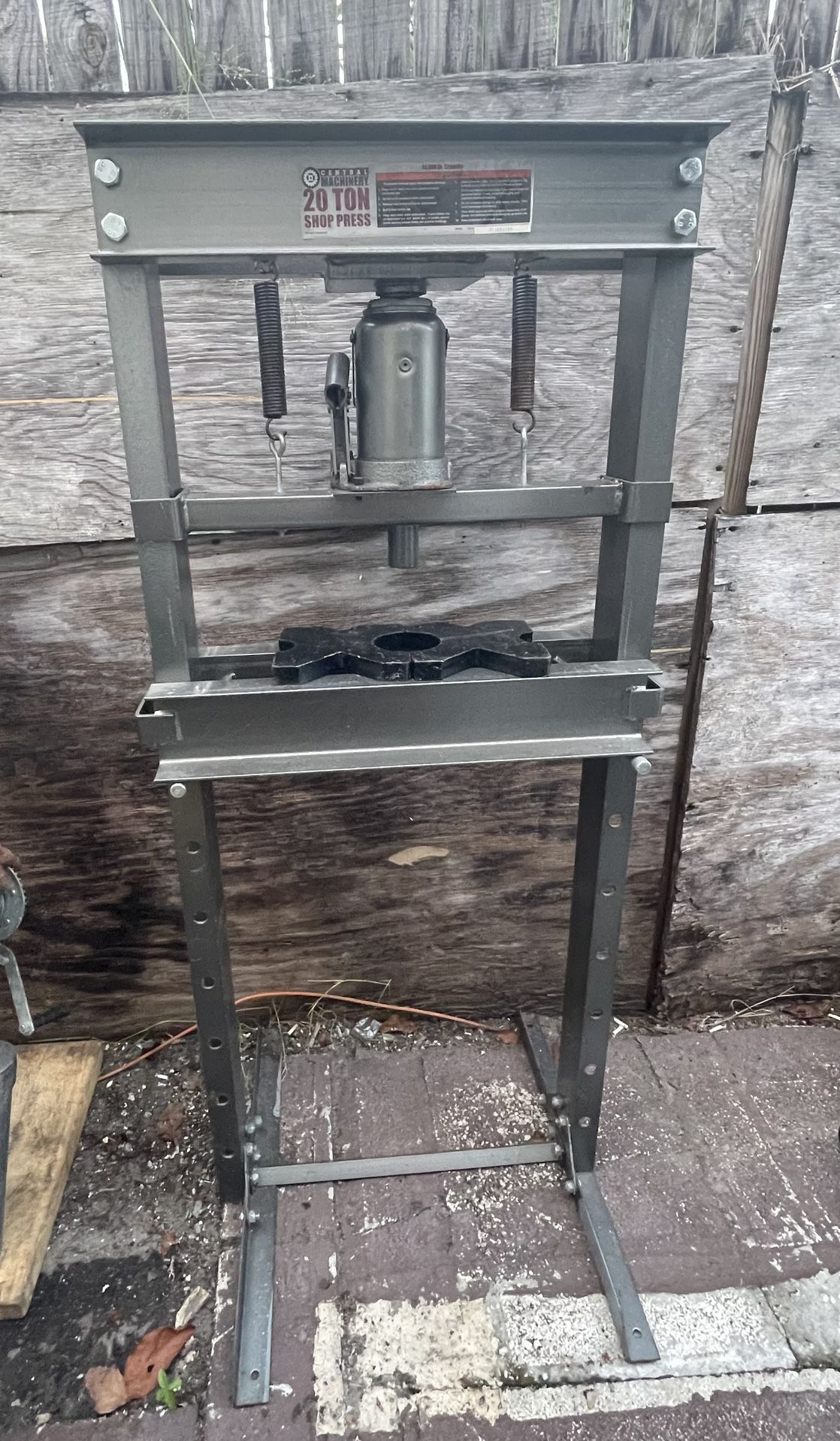 CENTRAL MACHINERY 20 Ton H-Frame Floor Shop Press Add to List