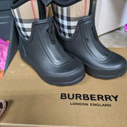 Burberry Kids Size 23 Shoes For Girls 