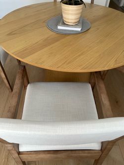 52 inch round table and 4 chairs