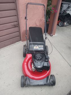 Yard Machine lawn mower 550ex 140cc