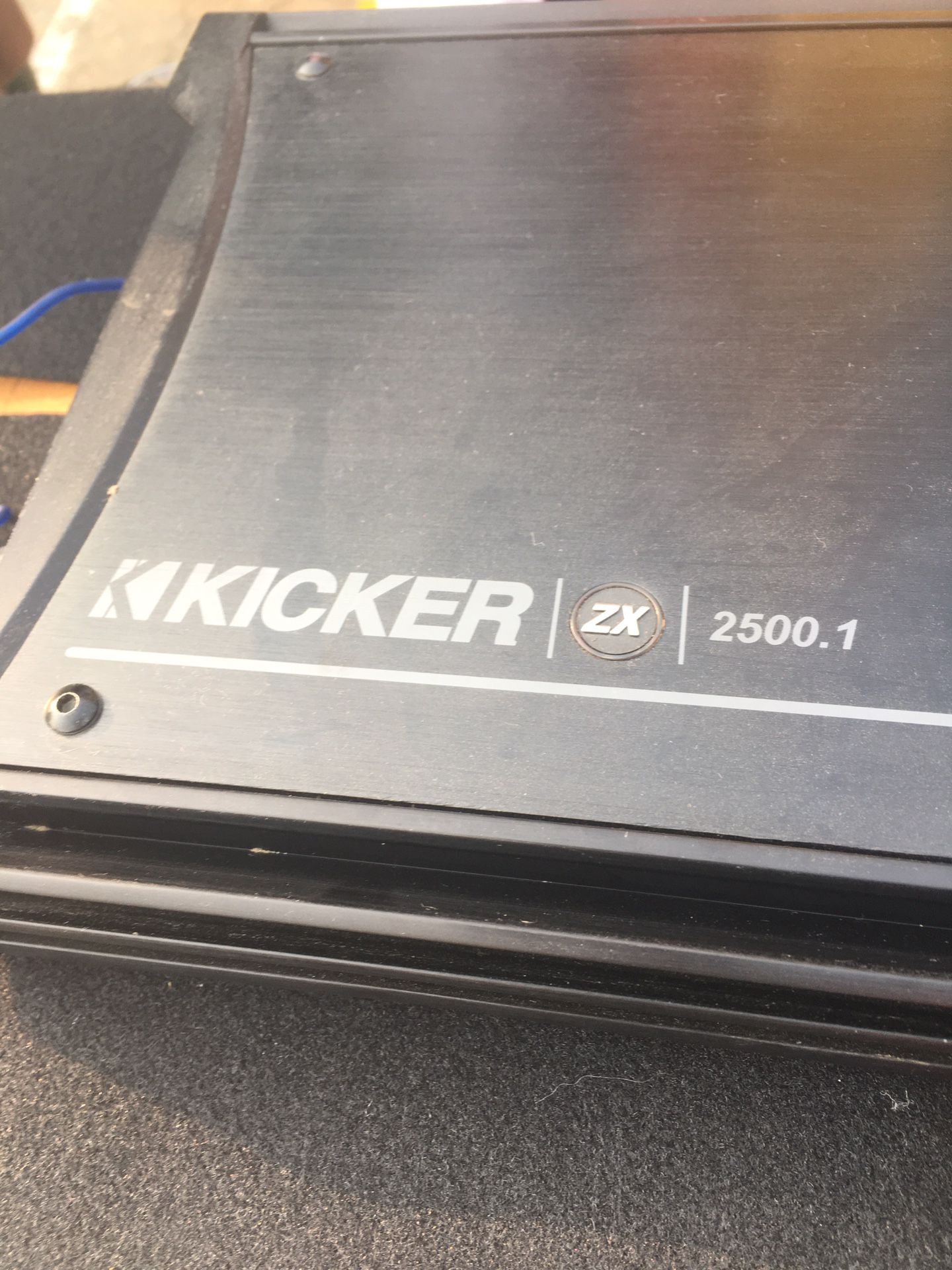 Kicker zx2500.1 amp