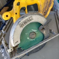 Tool Only. 18V Circular Saw Works Fine