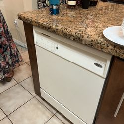Dishwasher Whirlpool 