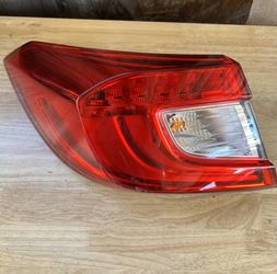 18’-21’ Honda Accord Tail light
