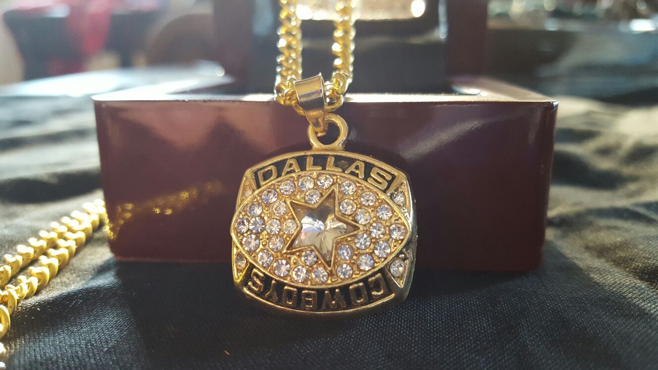 Dallas Cowboys 1992 Super Bowl Championship Necklace with Gold Chain