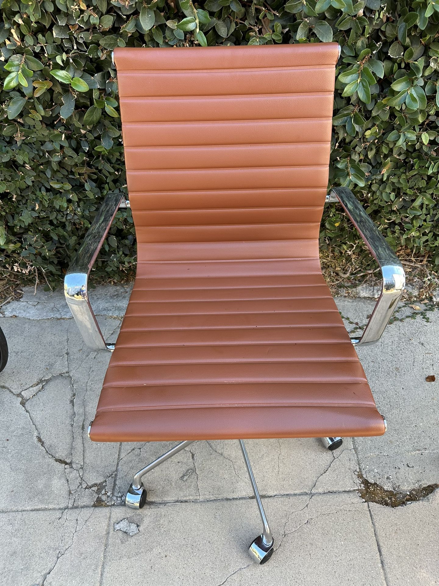 Beautiful office Chair- Must Go Today!