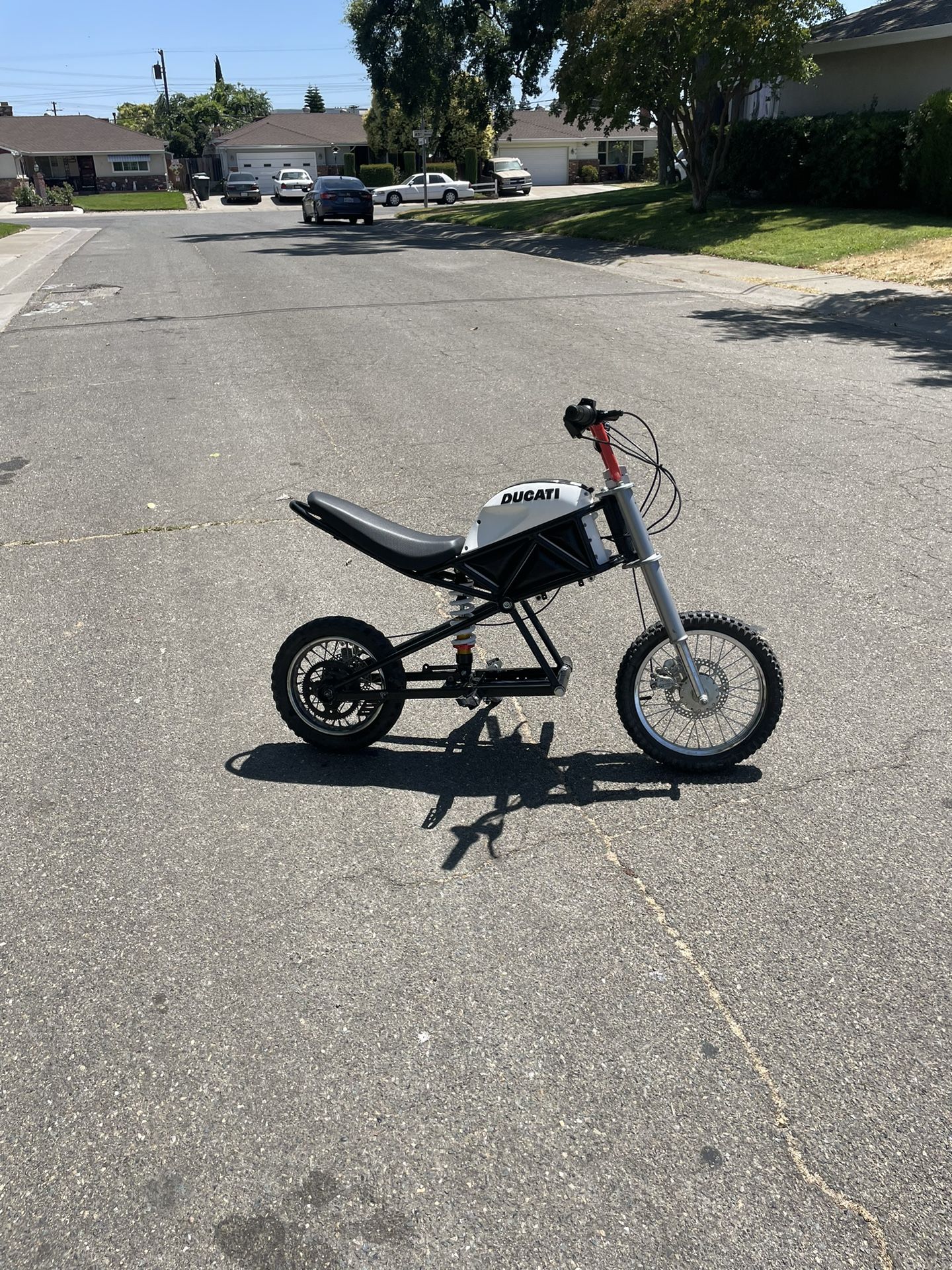 Razor Rsf650 motorcycle rolling frame.