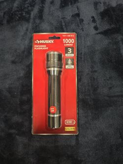 Husky 1000 Lumen Focusing Flashlight