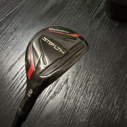 TaylorMade stealth rescue 19* 3 Hybrid stiff flex Venus red with head cover