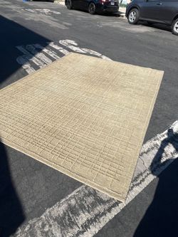 tahari 8x10 rug 100 percent wool