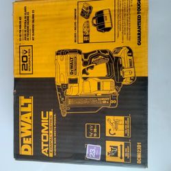 Dewalt 20v 23g Battery y charger new