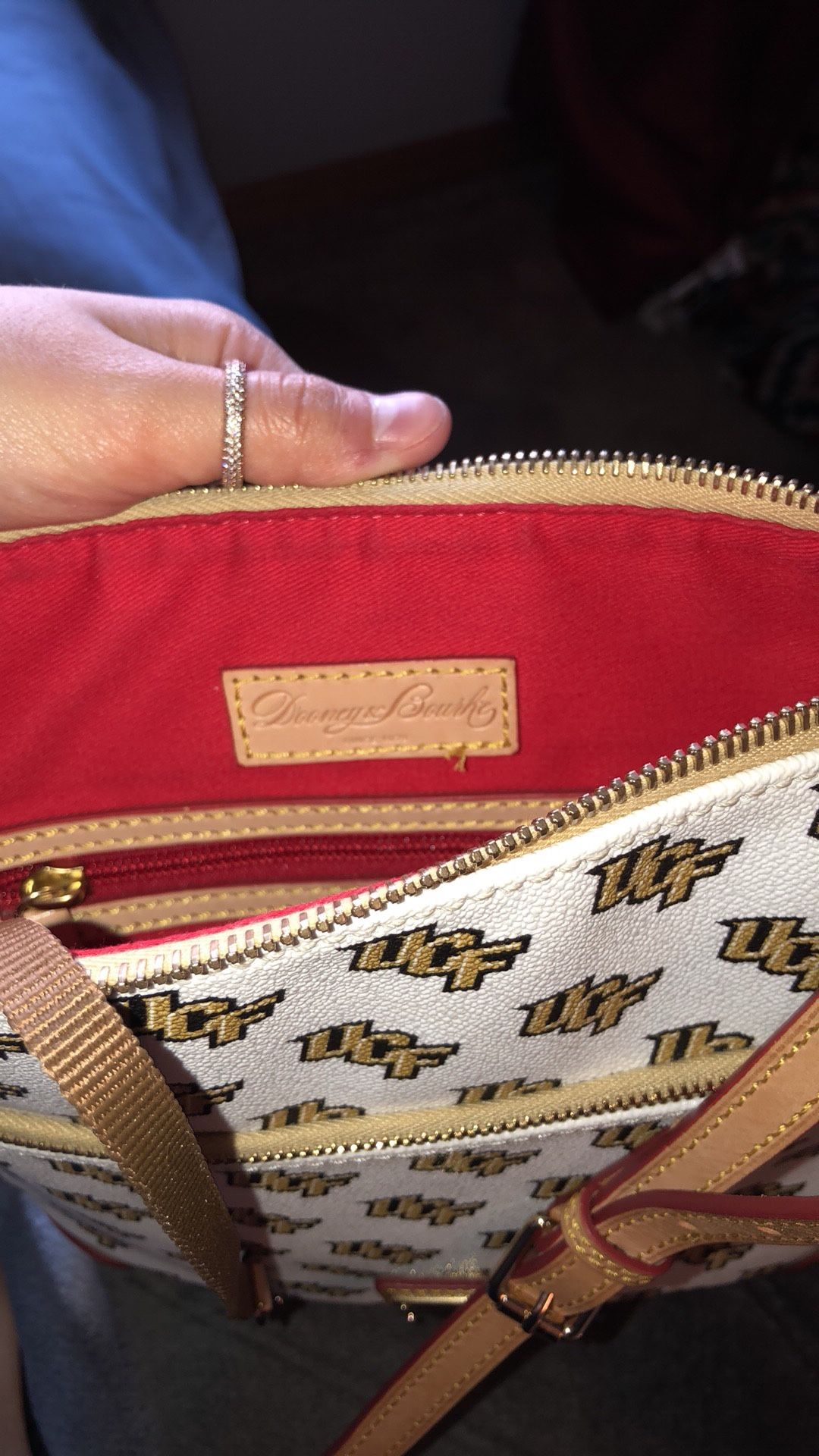 Dooney Bourke Crossbody Bag for Sale in Bayonne, NJ - OfferUp