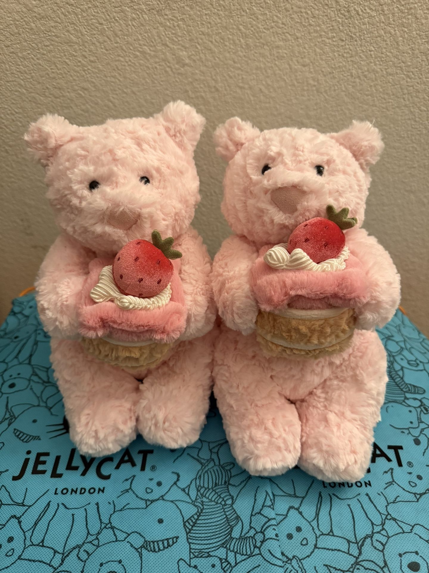 Jellycat Shanghai Exclusives - Leola Bear 