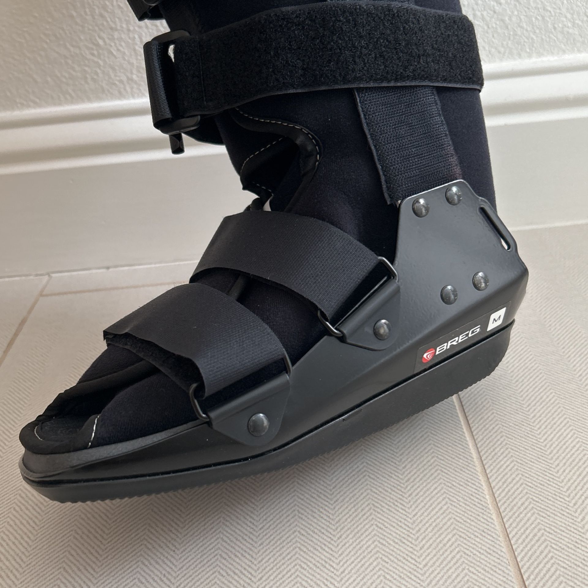 Premium Injury Boot - New