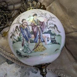 Beautiful Vintage Asian Geisha GIRLS IN GARDEN HAND PAINTED HANGING GLASS GLOBE BRASS BASE SWAG LAMP ORIENTAL GARDEN SCENIC LIGHTING - SIMPLY STUNNING