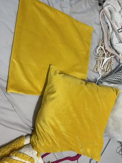 FREE GIFT 2x Velvet Yellow / Mustard Pillow Cases LIKE NEW 