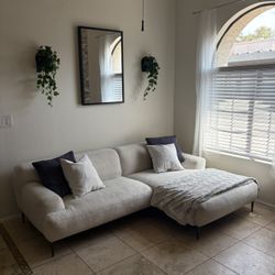 Article Couch